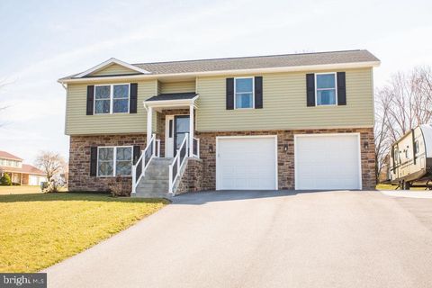 Photo of 10193 Cardinal Dr, ORRSTOWN, PA 17244 (MLS # PAFL2032104)