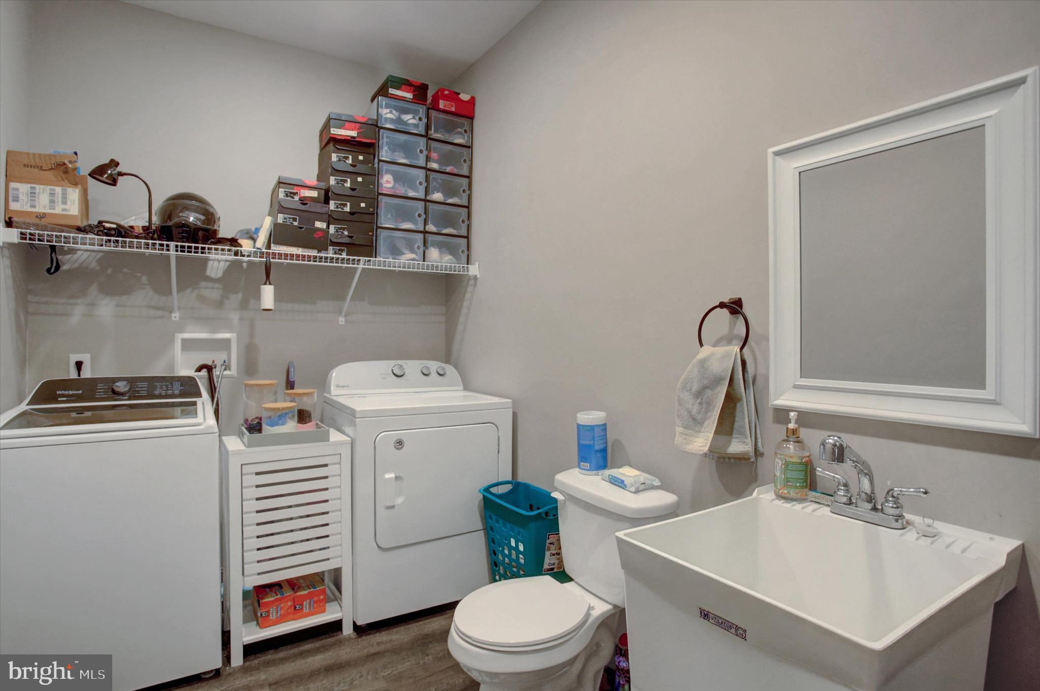 HILLVIEW ESTATES - Residential