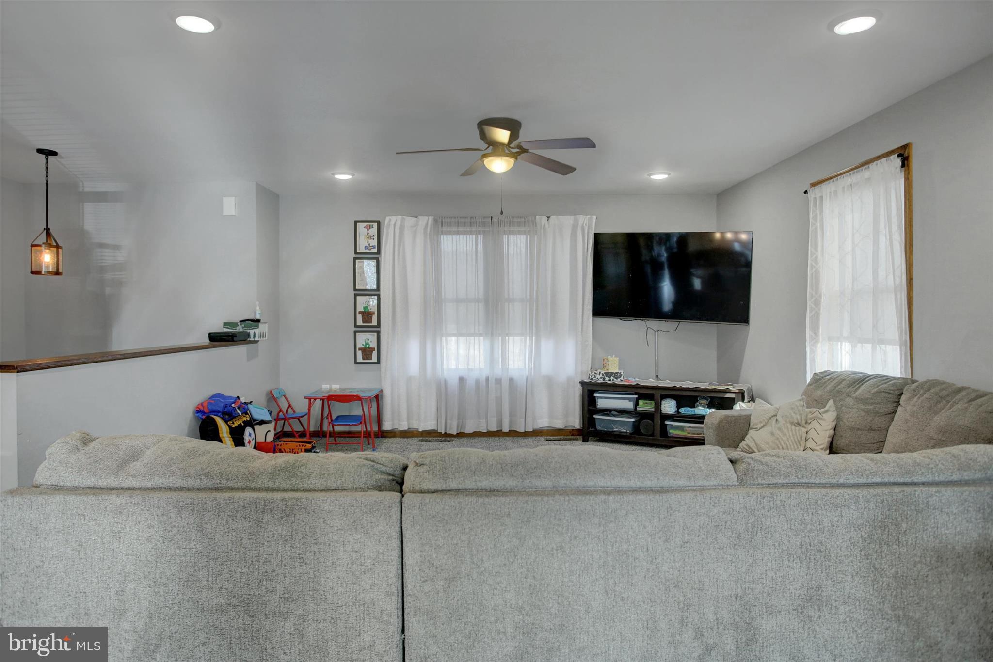 HILLVIEW ESTATES - Residential