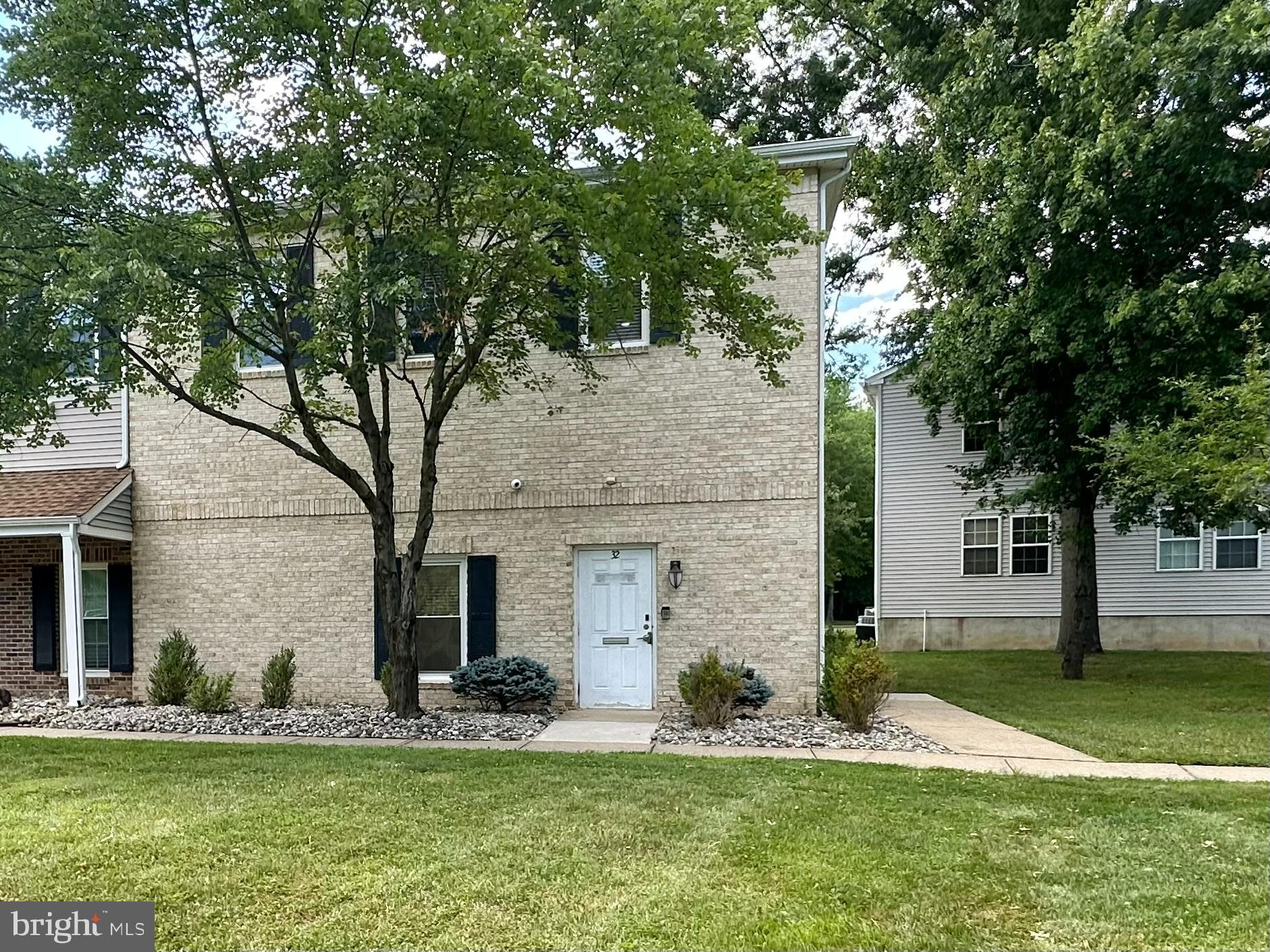 32 JEFFERSON PLAZA 1ST FLOOR UNIT