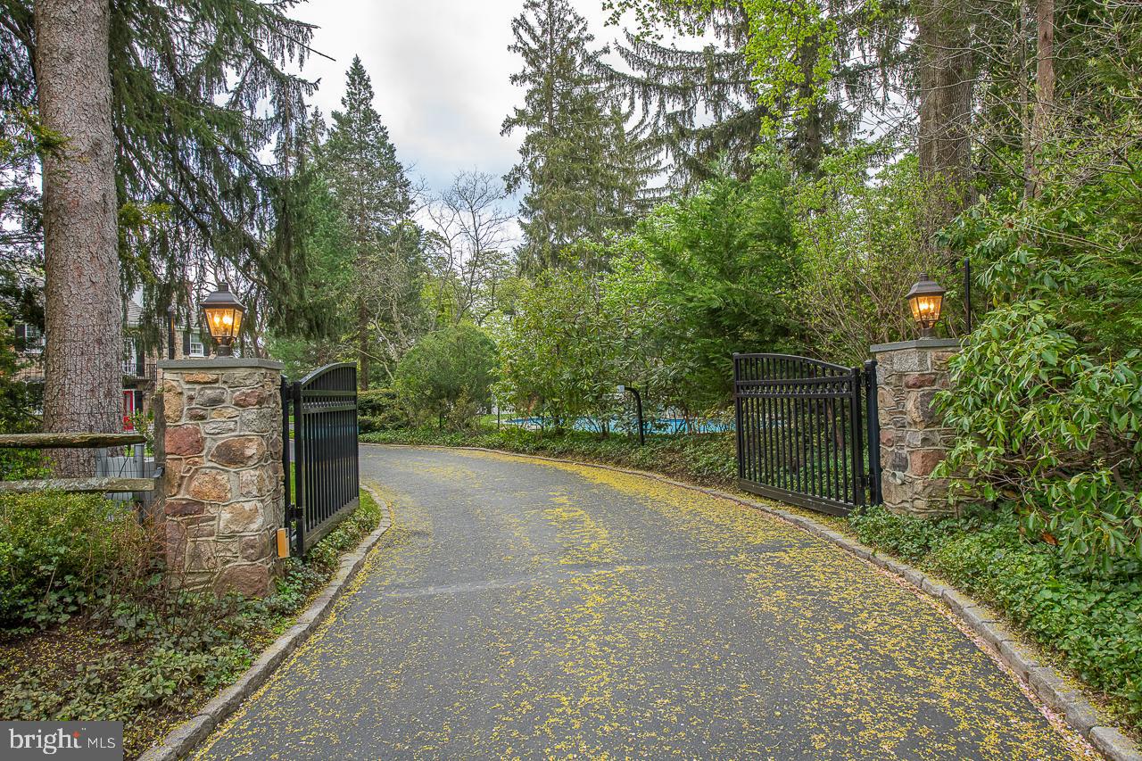 SOUTH WAYNE - Residential