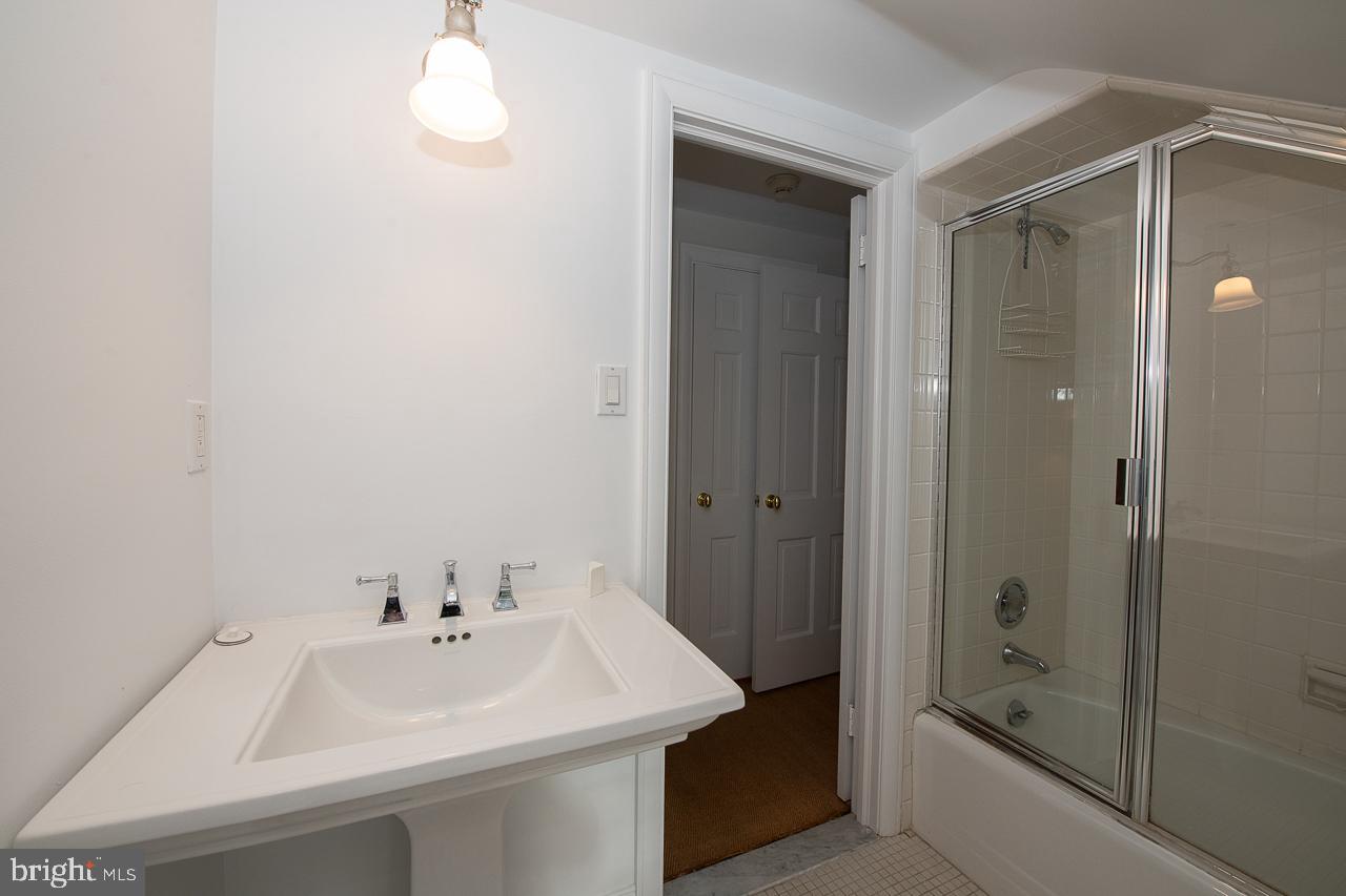 SOUTH WAYNE - Residential