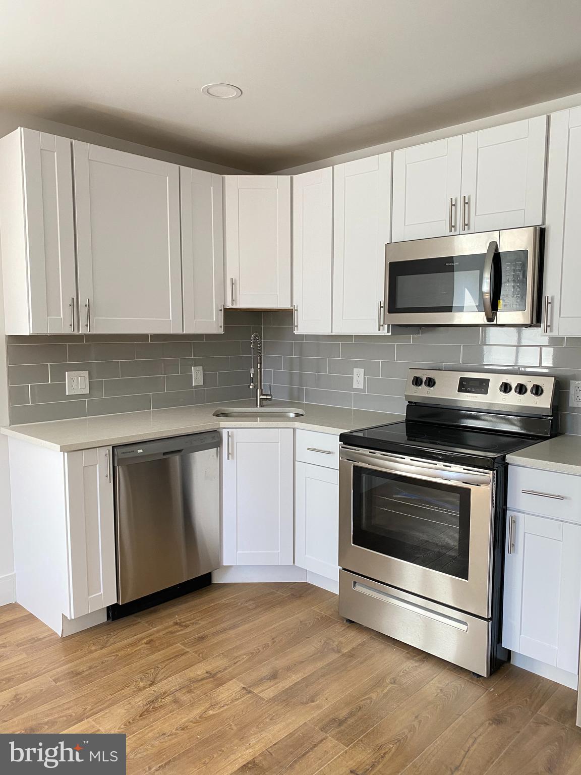 Welcome to Hillside Lofts! This beautifully renovated 1-bedroom, 1-bath apartment is part of a gated community in a repurposed Church. Tenants will enjoy the security of the gated community as well as amenities such as a gym and bike racks on the property. This apartment won’t last long, schedule your appointment today!