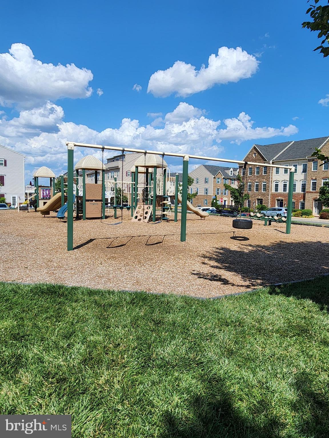 ARCOLA TOWN CENTER - Residential