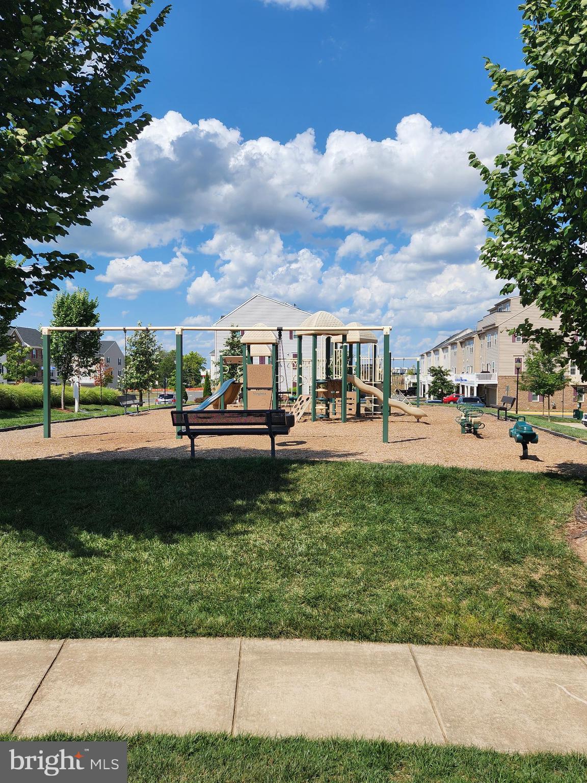 ARCOLA TOWN CENTER - Residential