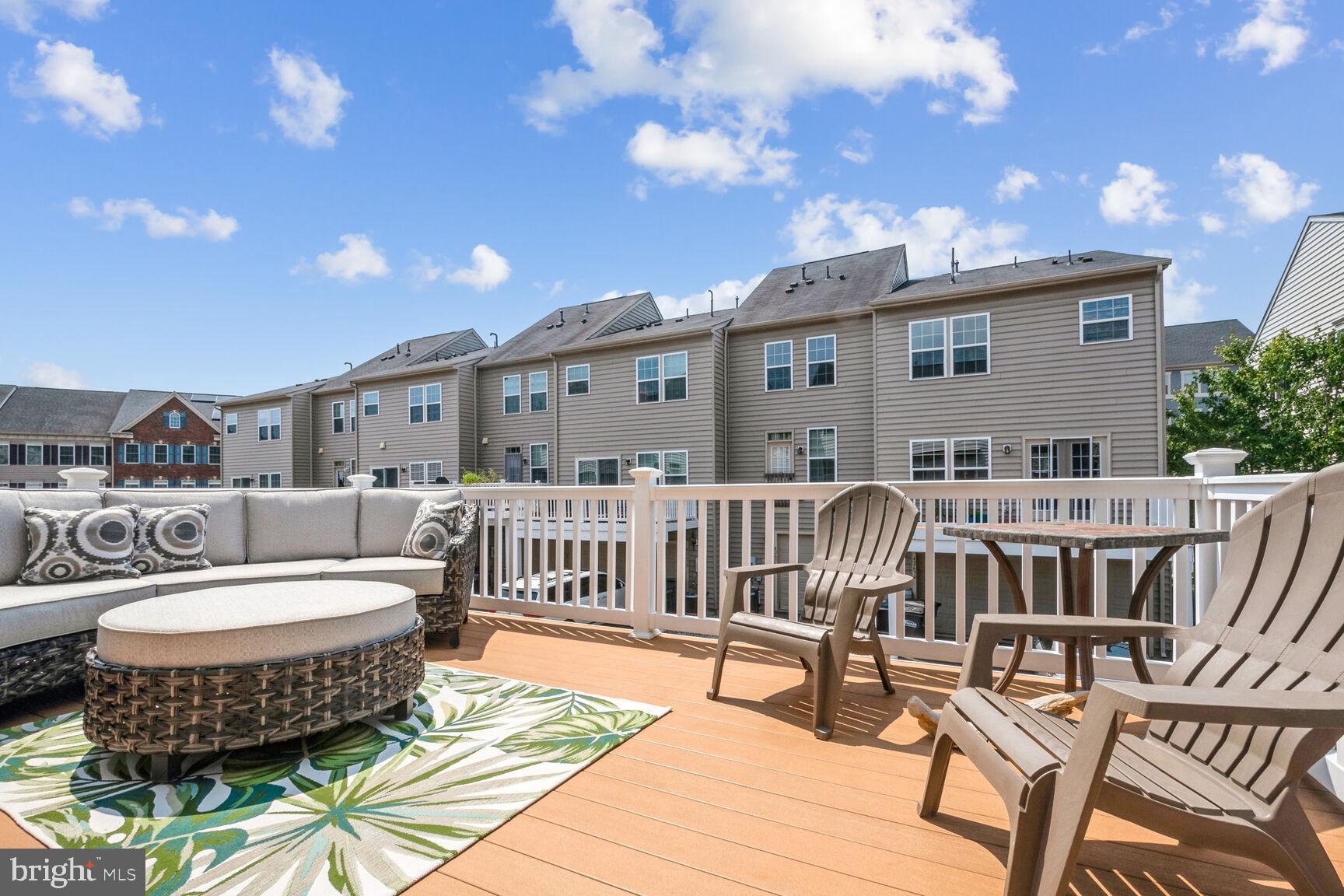 ARCOLA TOWN CENTER - Residential