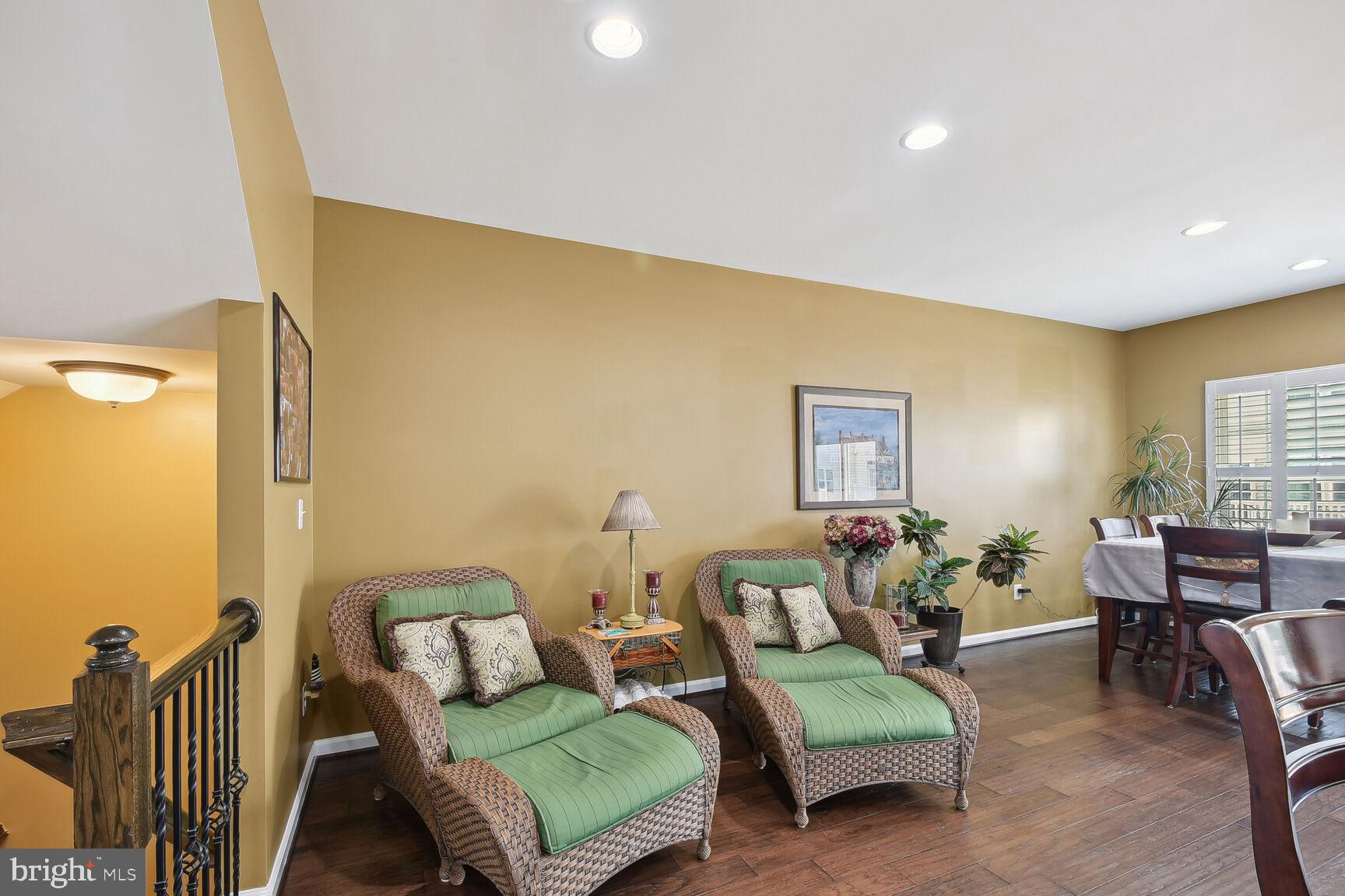 ARCOLA TOWN CENTER - Residential