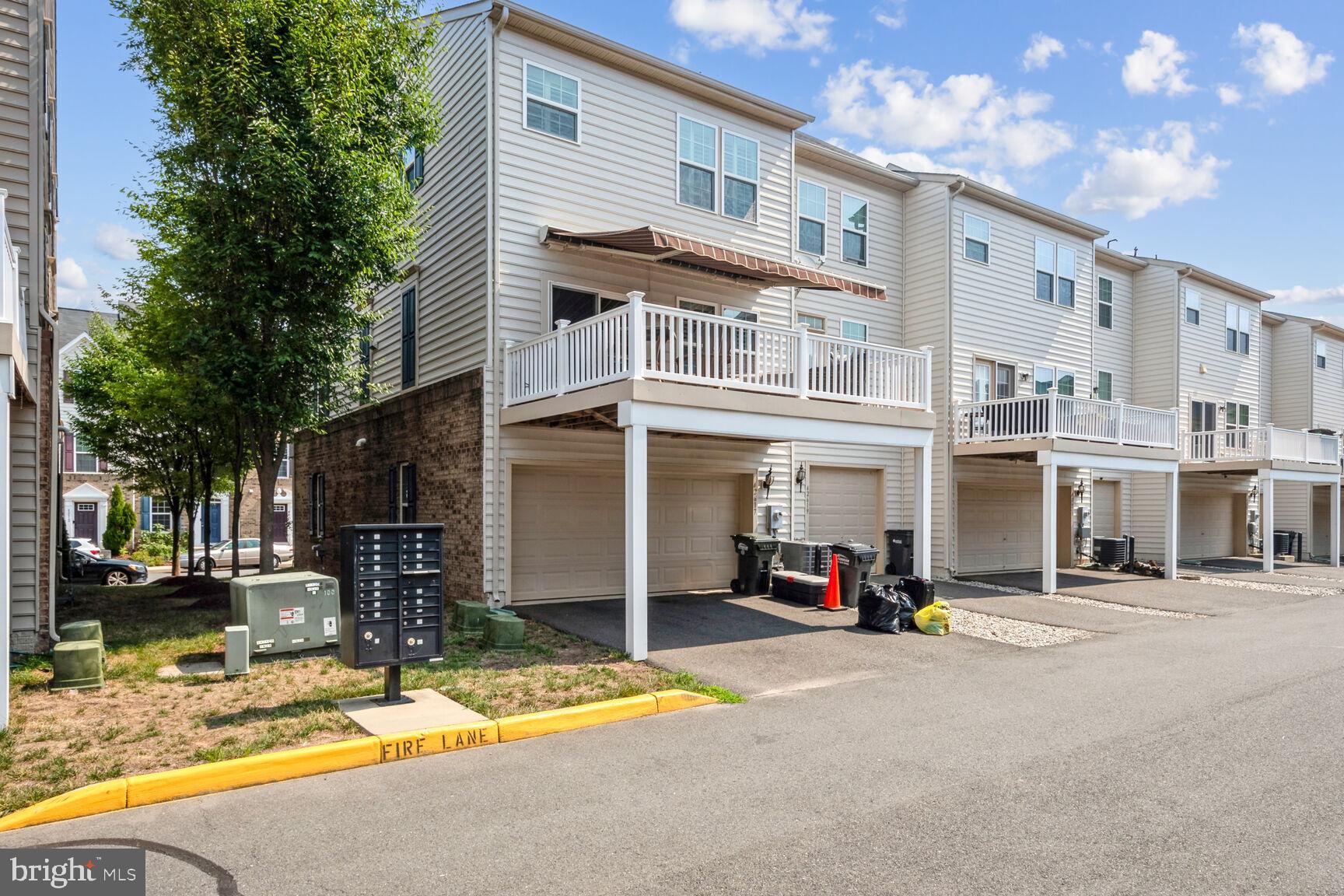 ARCOLA TOWN CENTER - Residential