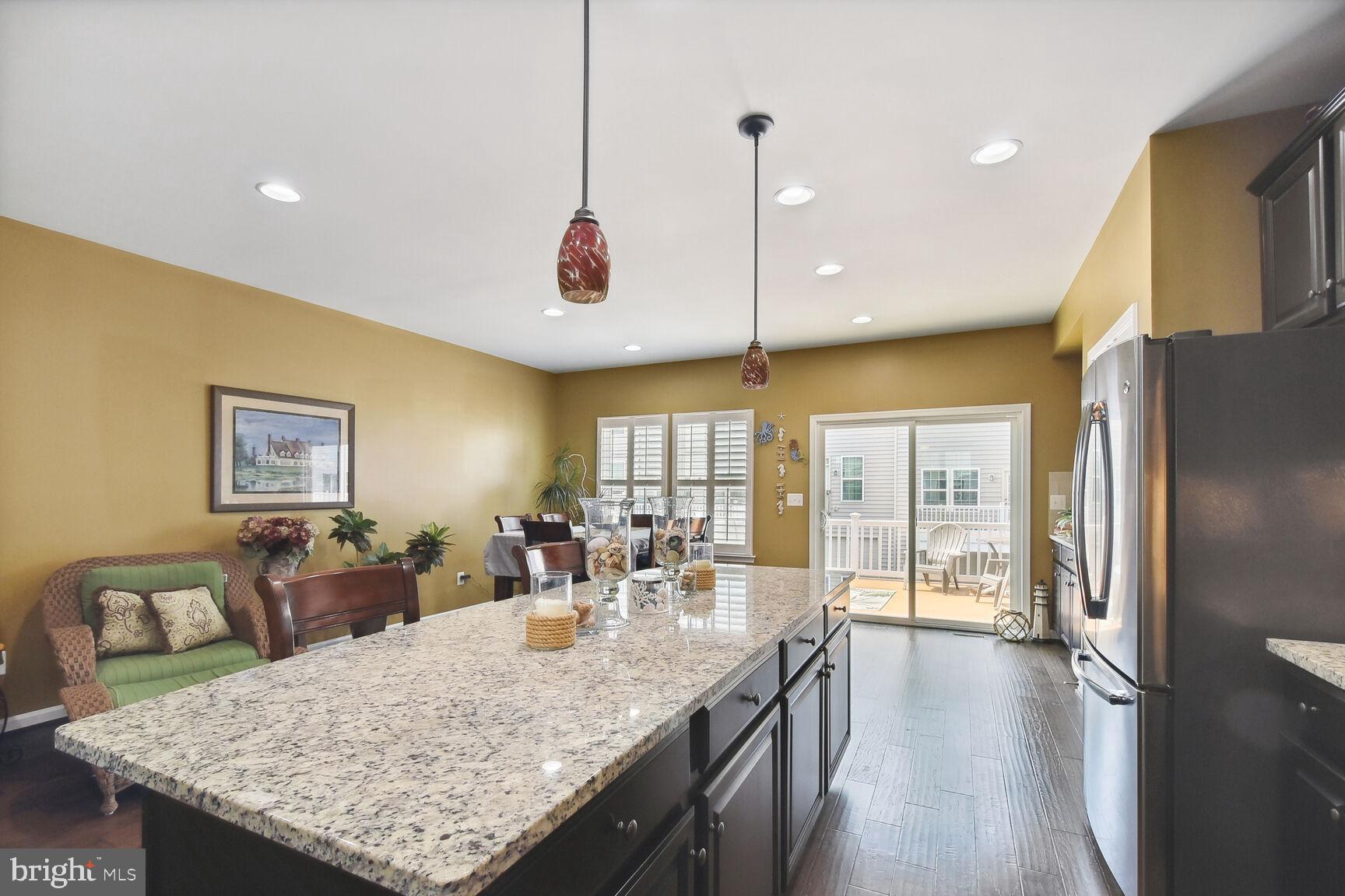 ARCOLA TOWN CENTER - Residential