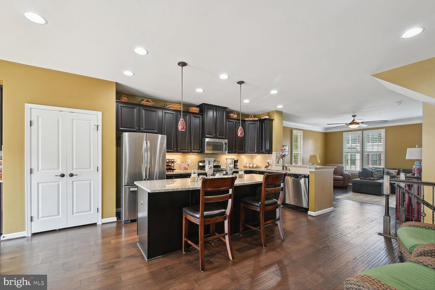 ARCOLA TOWN CENTER - Residential