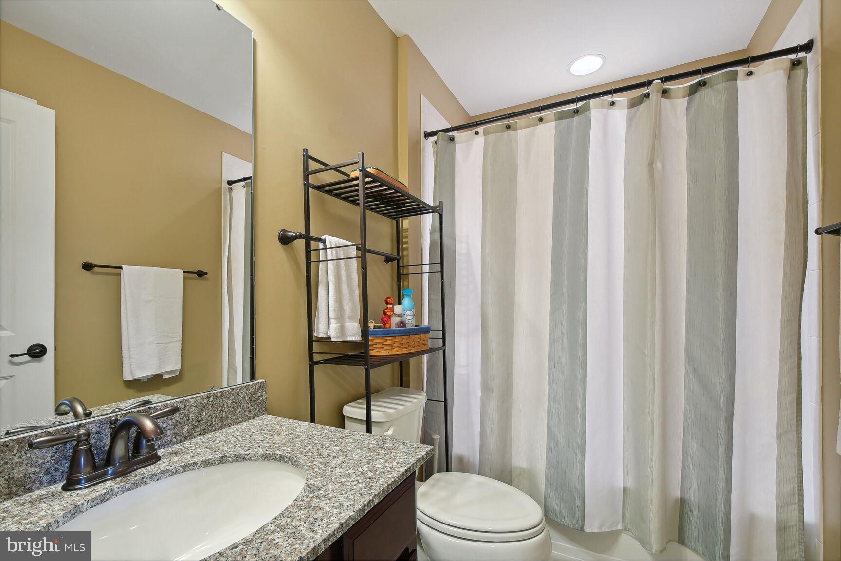 ARCOLA TOWN CENTER - Residential