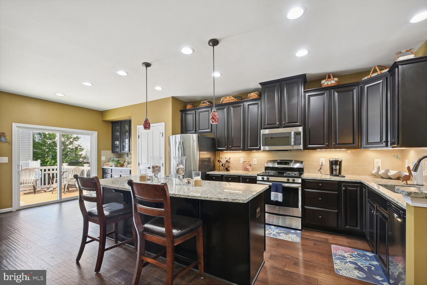 ARCOLA TOWN CENTER - Residential