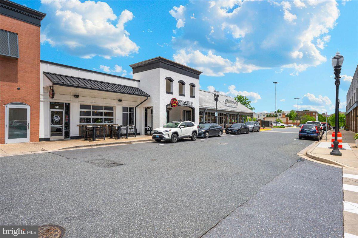 THE COLONNADE AT KENTLANDS - Residential