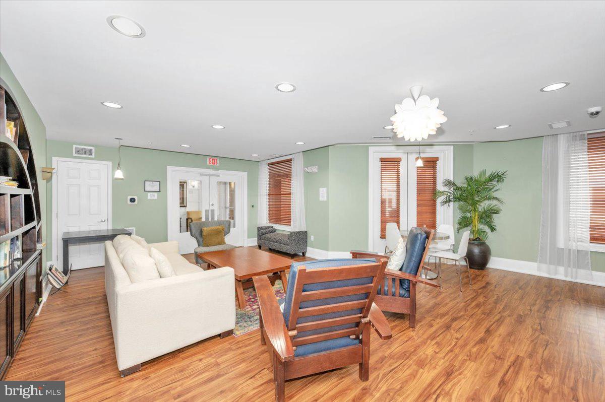 THE COLONNADE AT KENTLANDS - Residential