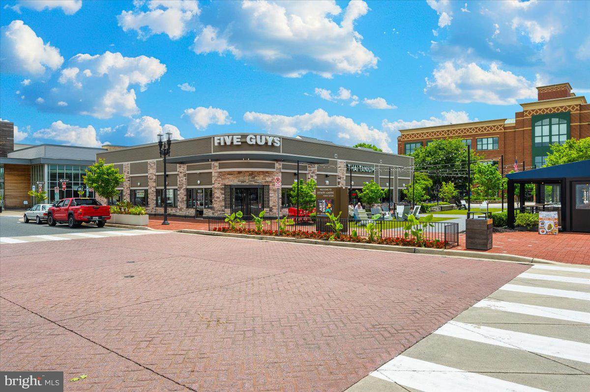 THE COLONNADE AT KENTLANDS - Residential