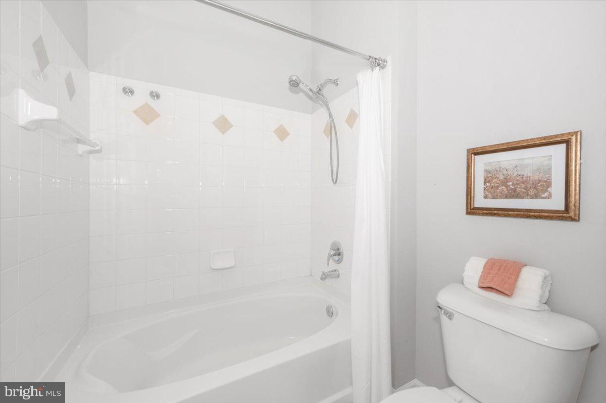 THE COLONNADE AT KENTLANDS - Residential