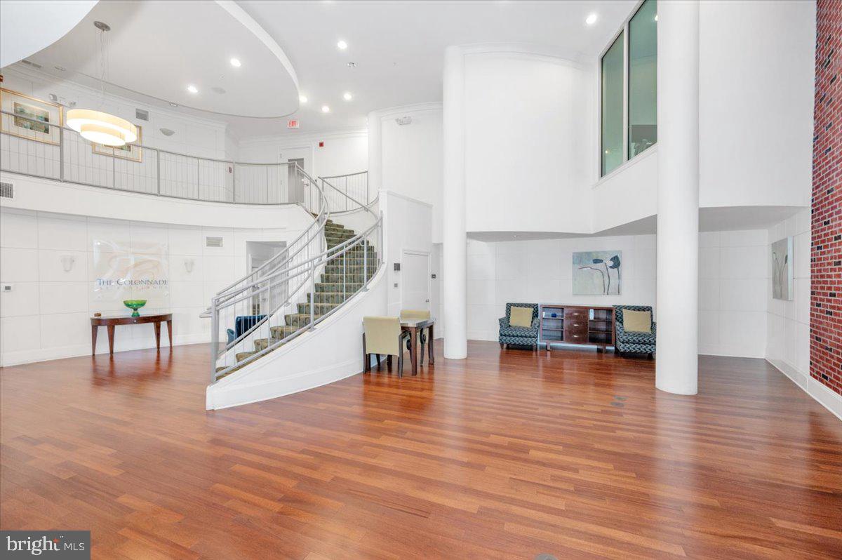 THE COLONNADE AT KENTLANDS - Residential