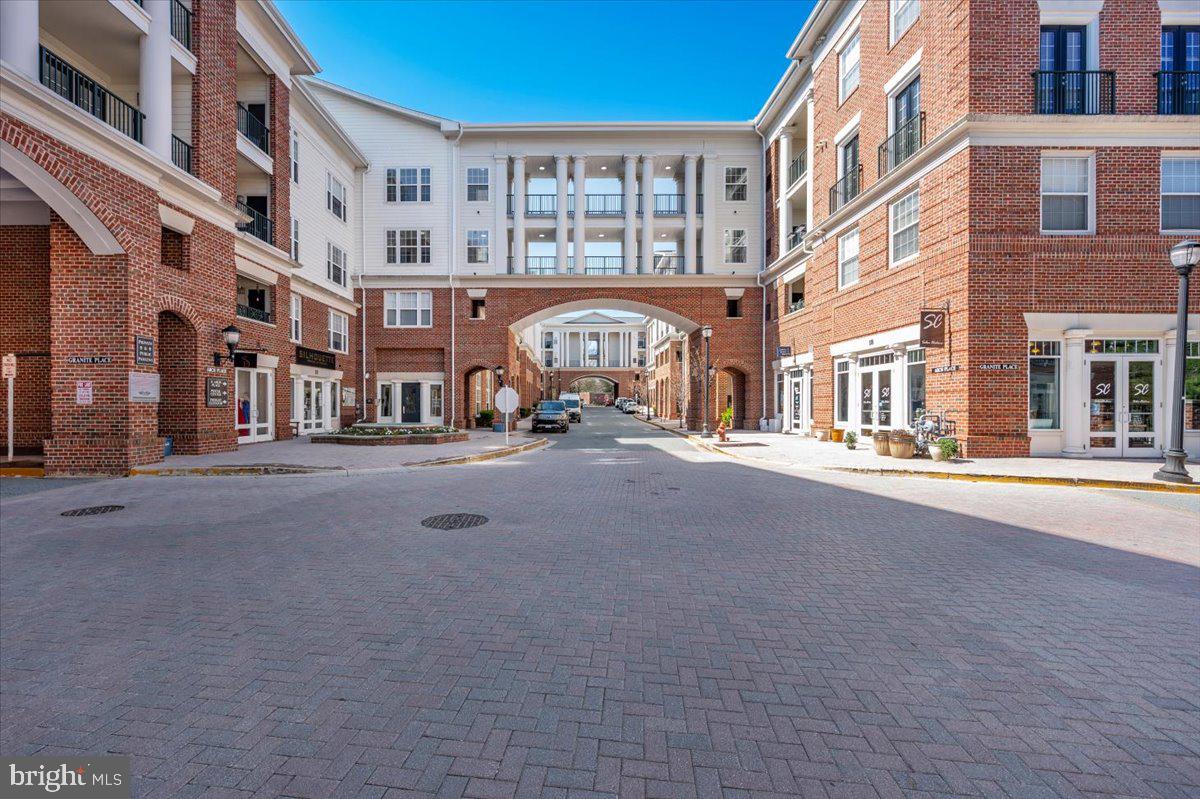 THE COLONNADE AT KENTLANDS - Residential