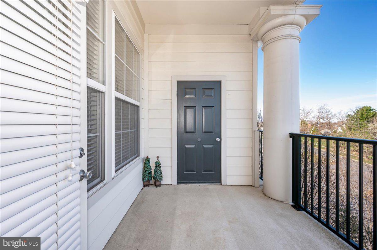 THE COLONNADE AT KENTLANDS - Residential