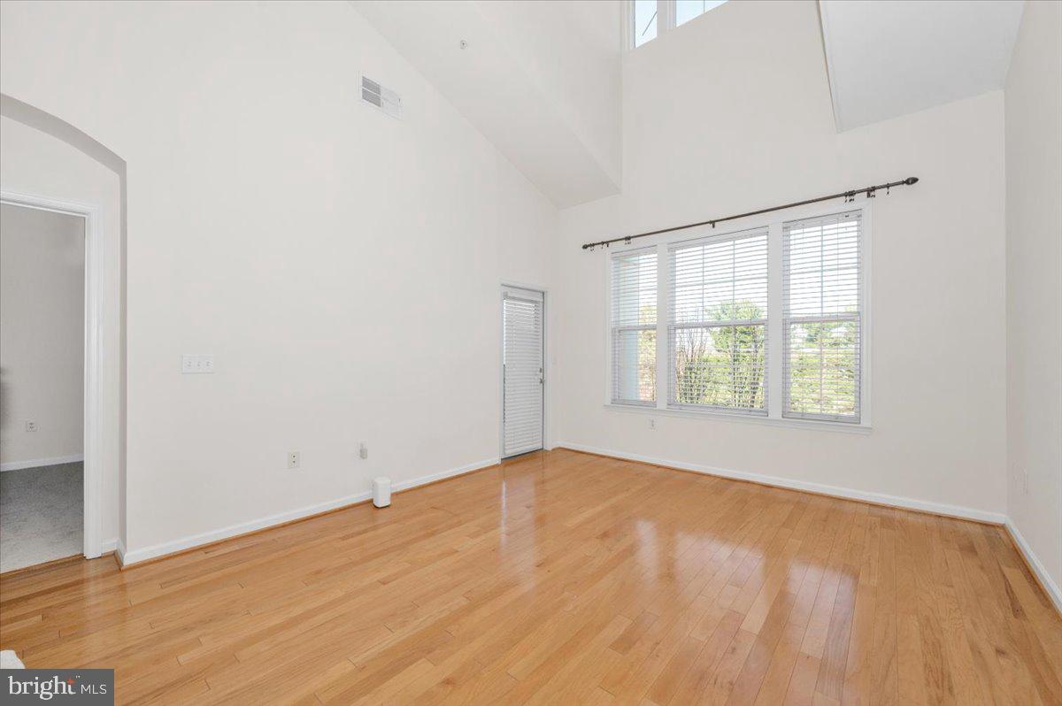 THE COLONNADE AT KENTLANDS - Residential