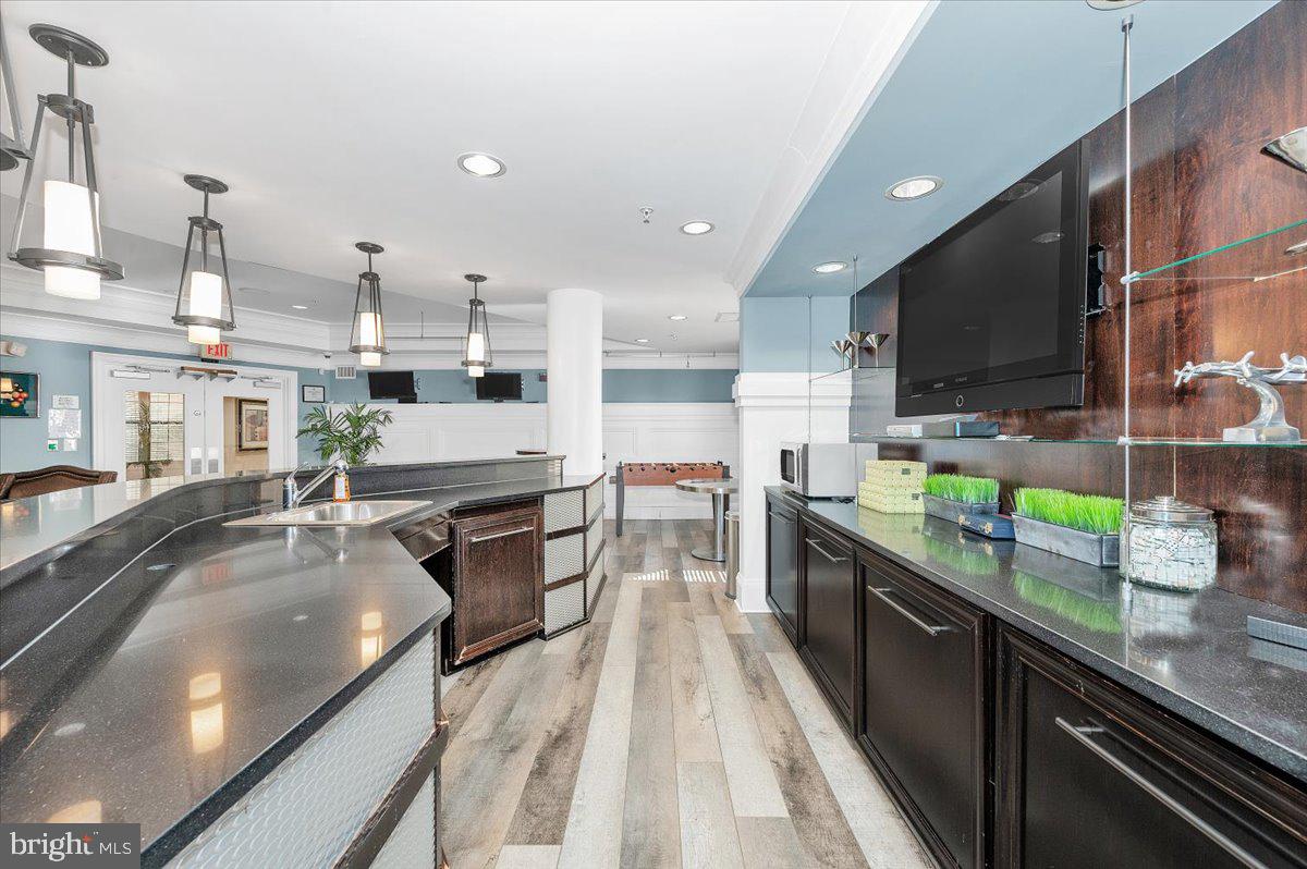 THE COLONNADE AT KENTLANDS - Residential