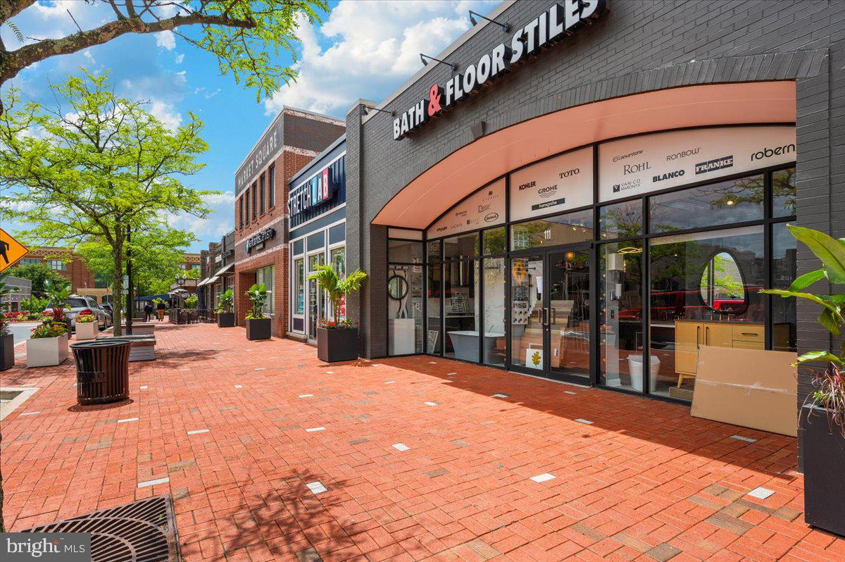 THE COLONNADE AT KENTLANDS - Residential