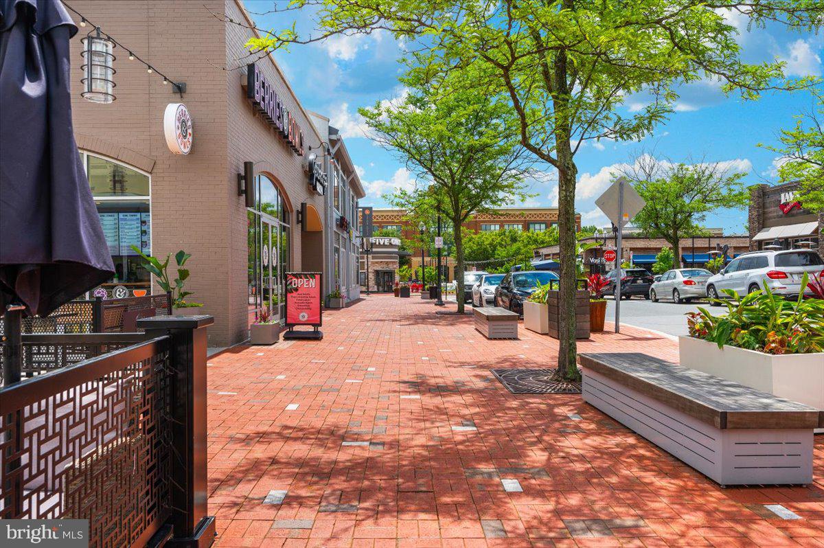 THE COLONNADE AT KENTLANDS - Residential