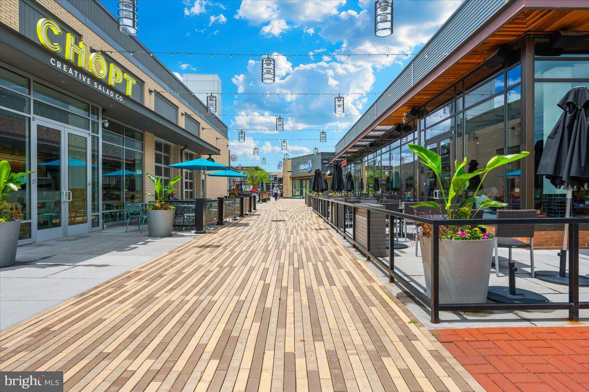 THE COLONNADE AT KENTLANDS - Residential