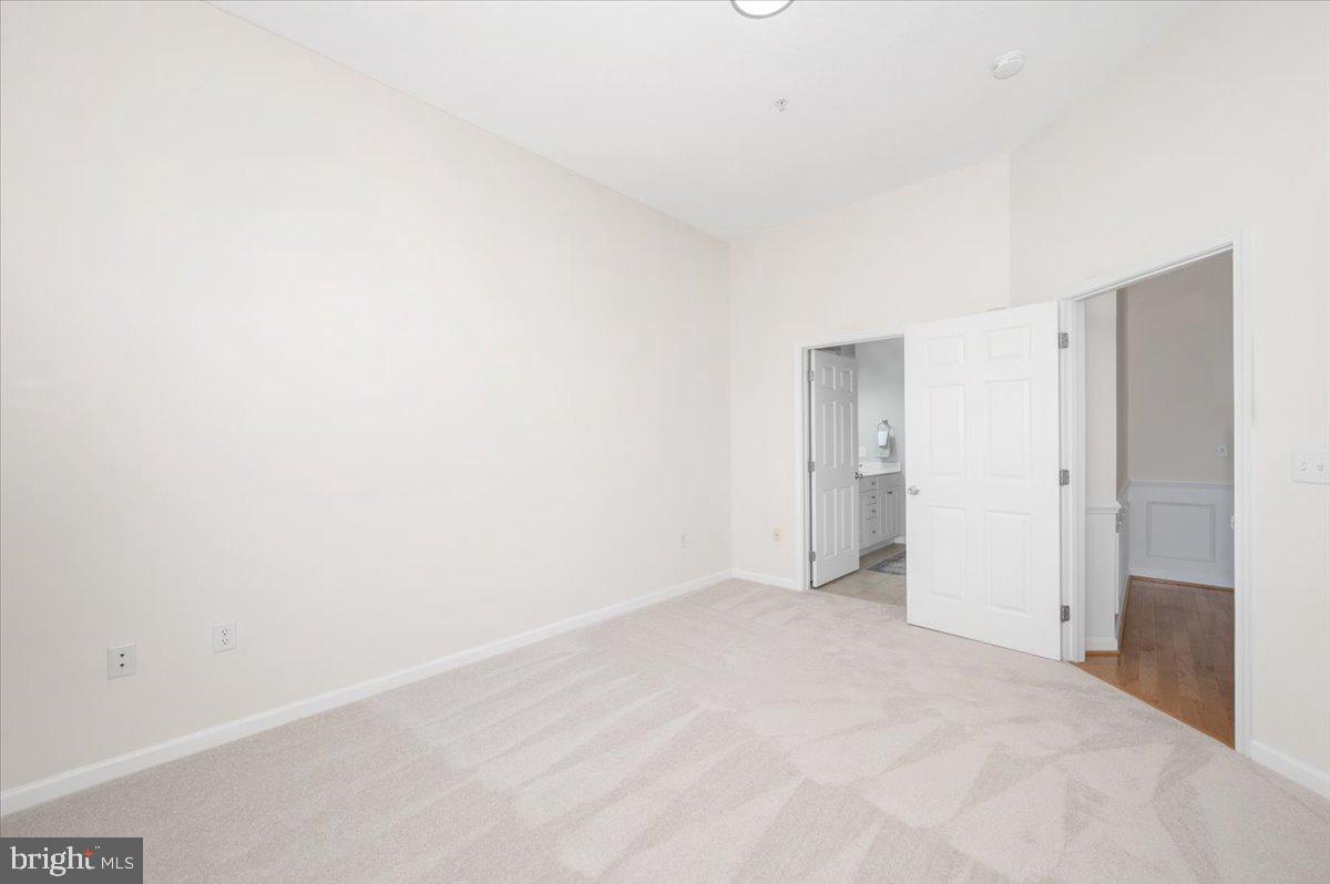 THE COLONNADE AT KENTLANDS - Residential