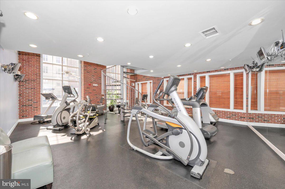 THE COLONNADE AT KENTLANDS - Residential