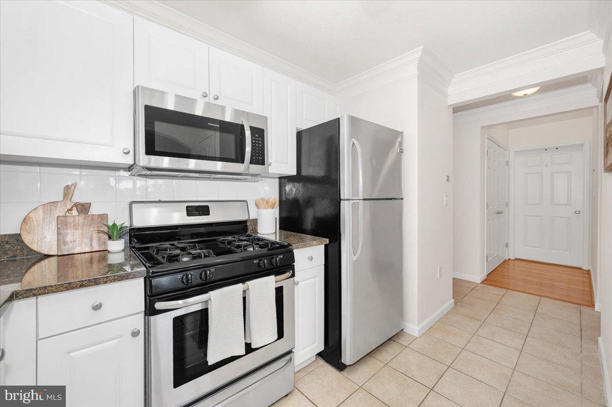 THE COLONNADE AT KENTLANDS - Residential