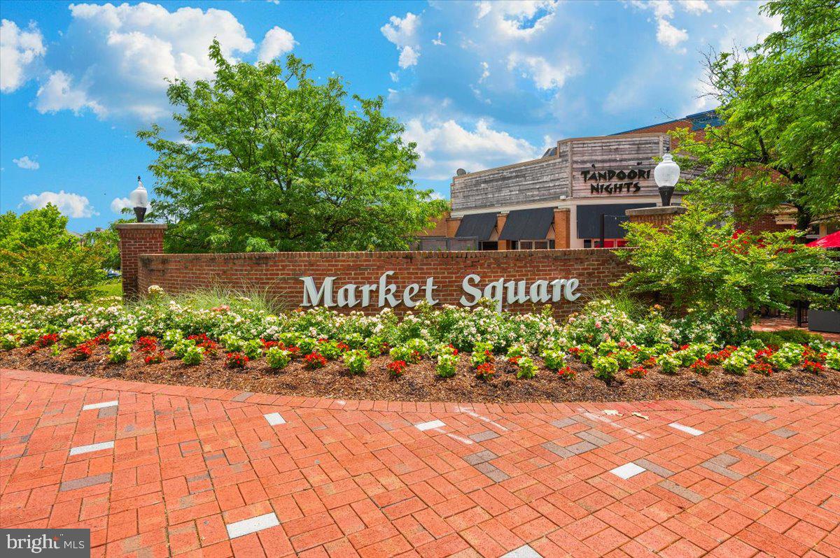 THE COLONNADE AT KENTLANDS - Residential