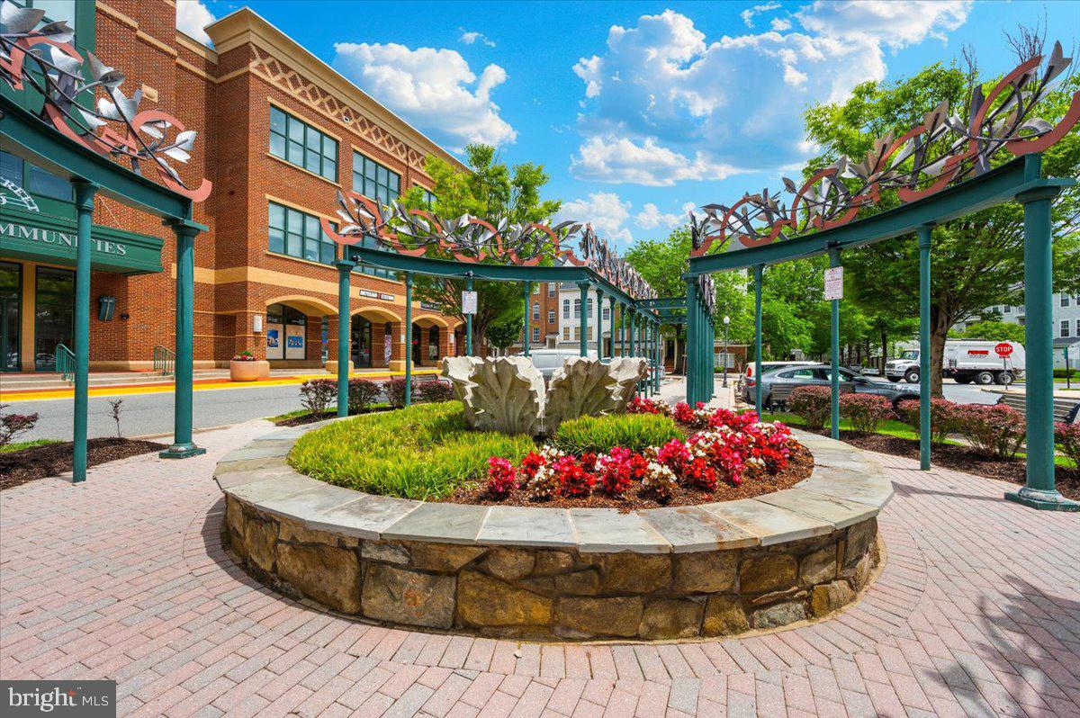 THE COLONNADE AT KENTLANDS - Residential