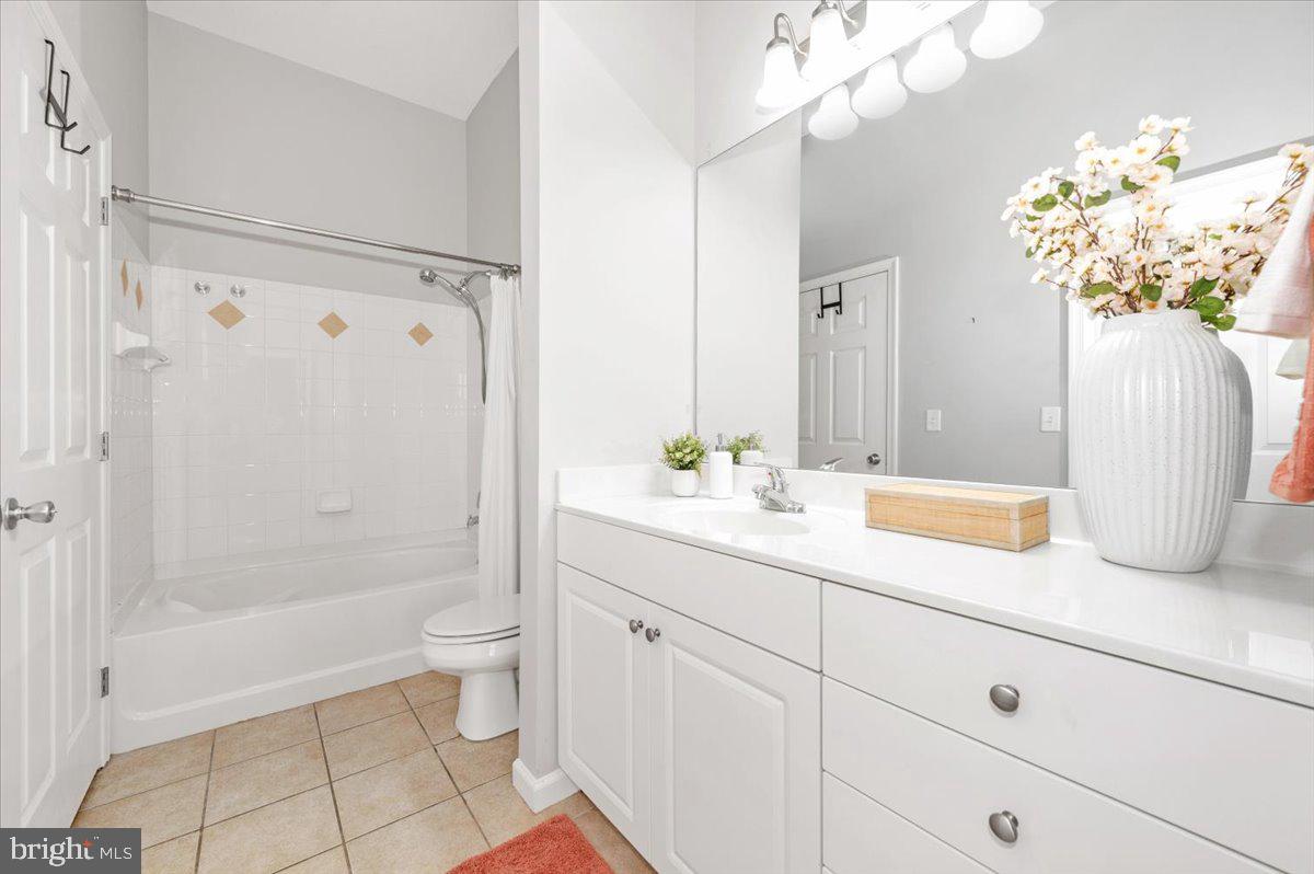 THE COLONNADE AT KENTLANDS - Residential