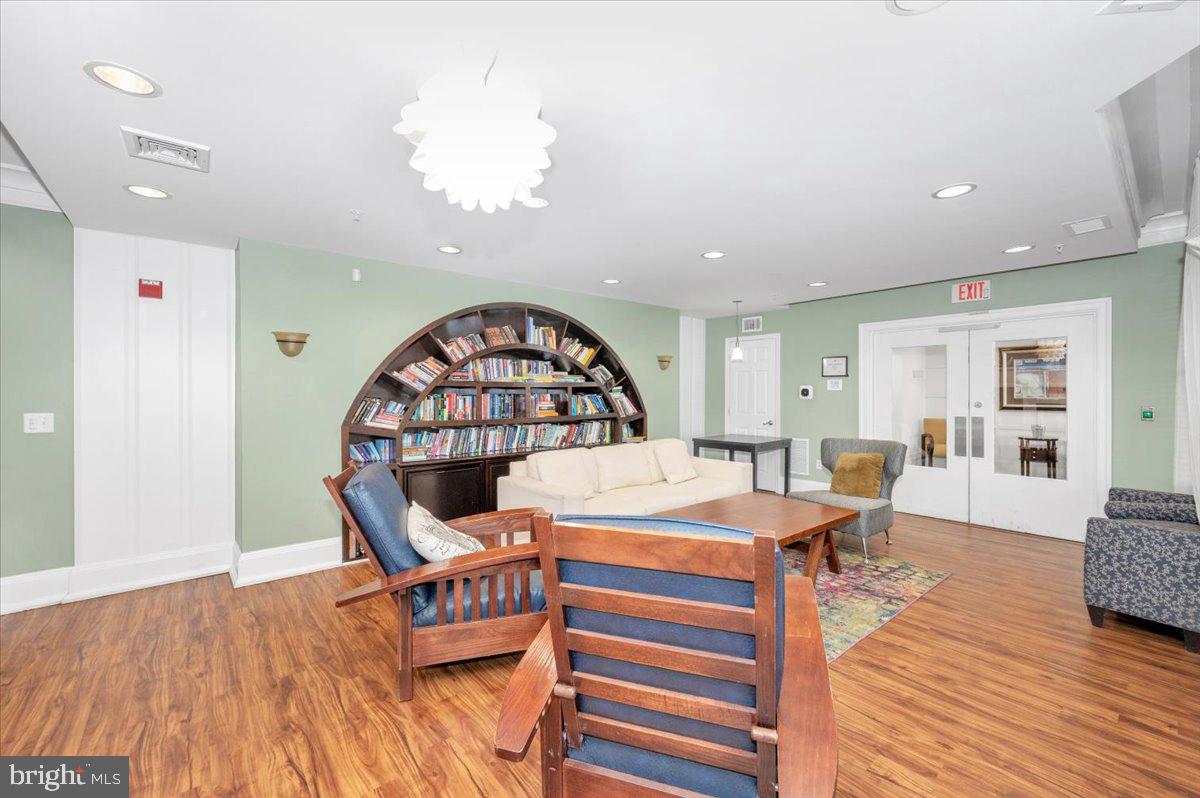 THE COLONNADE AT KENTLANDS - Residential