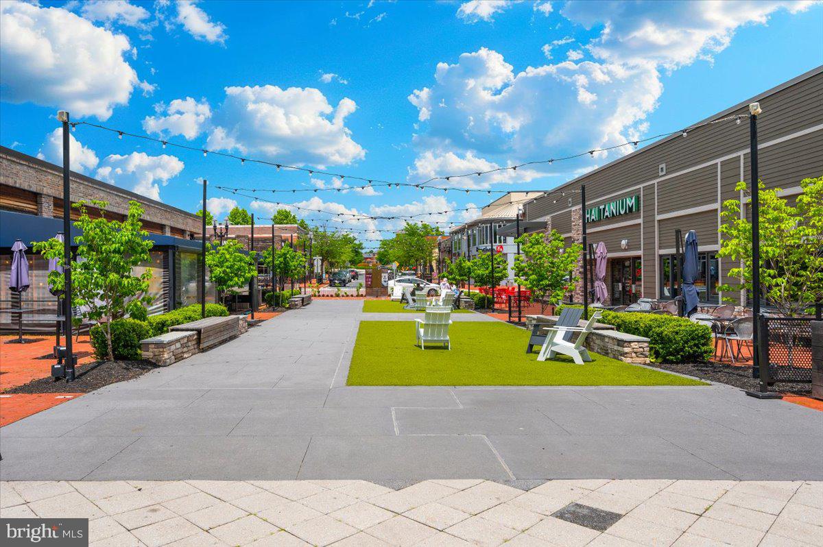 THE COLONNADE AT KENTLANDS - Residential