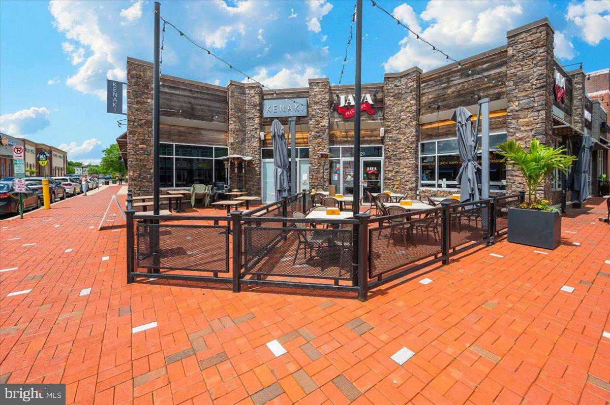 THE COLONNADE AT KENTLANDS - Residential