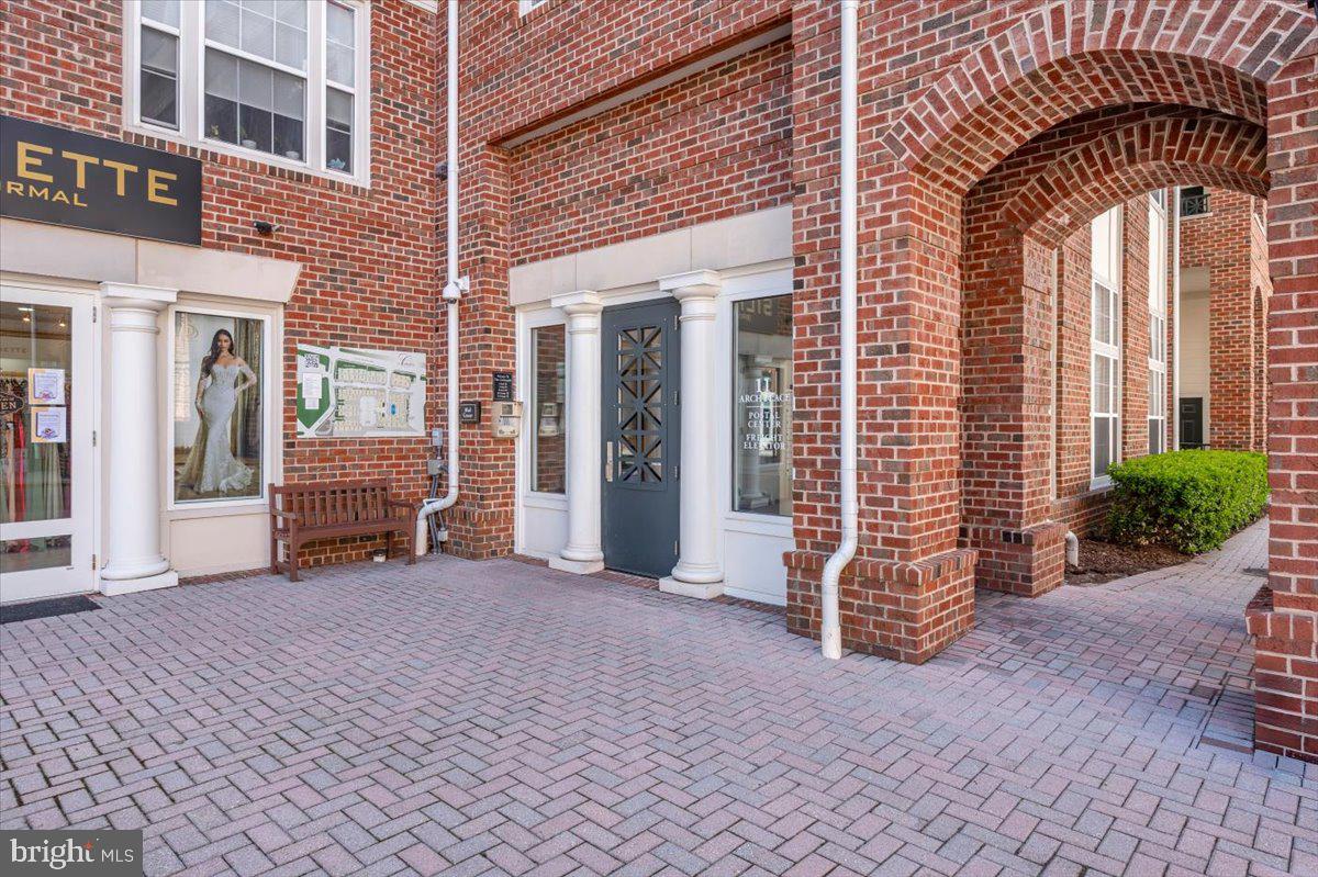 THE COLONNADE AT KENTLANDS - Residential