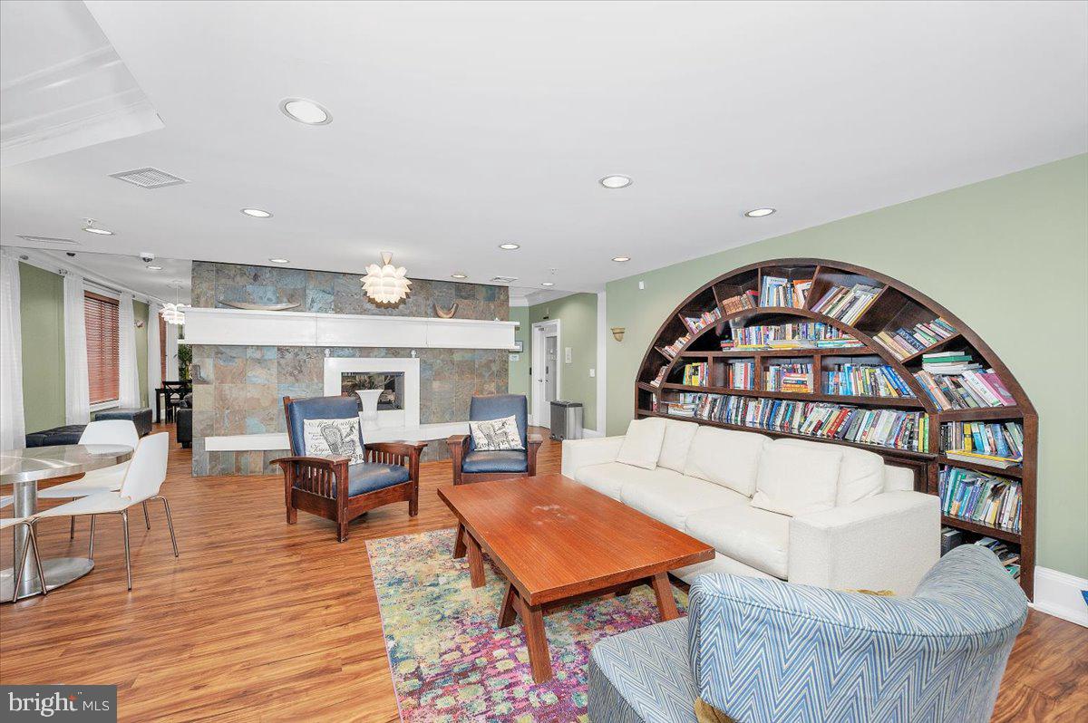 THE COLONNADE AT KENTLANDS - Residential