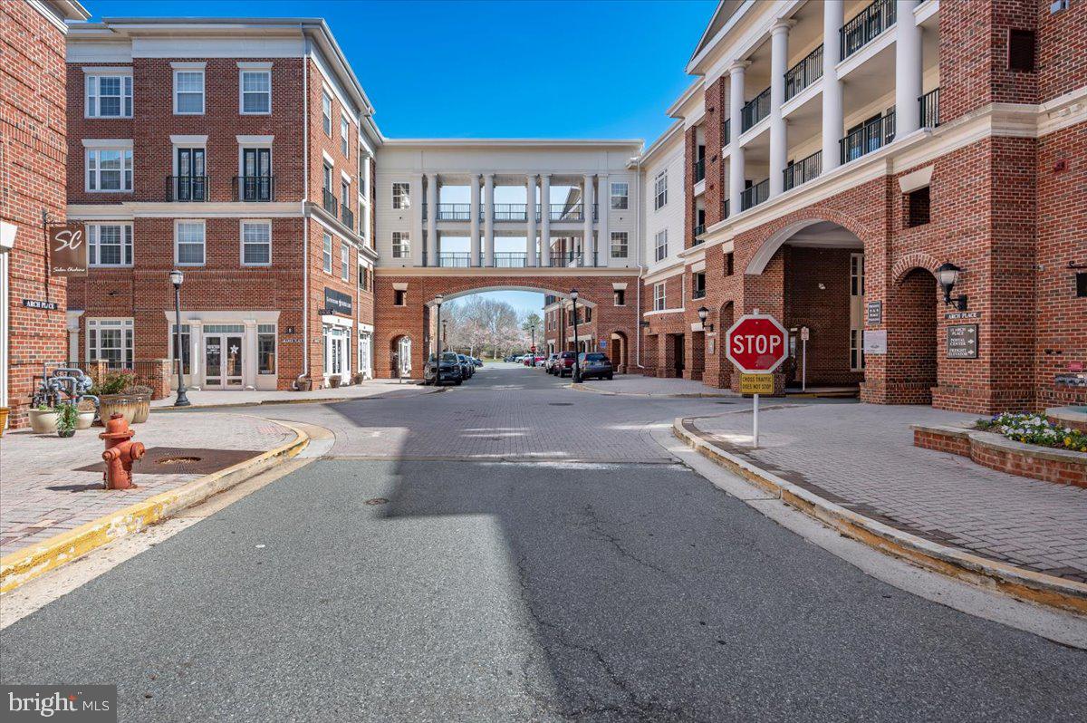 THE COLONNADE AT KENTLANDS - Residential