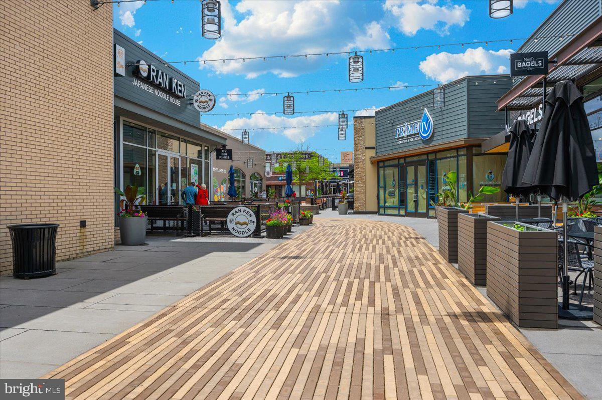 THE COLONNADE AT KENTLANDS - Residential
