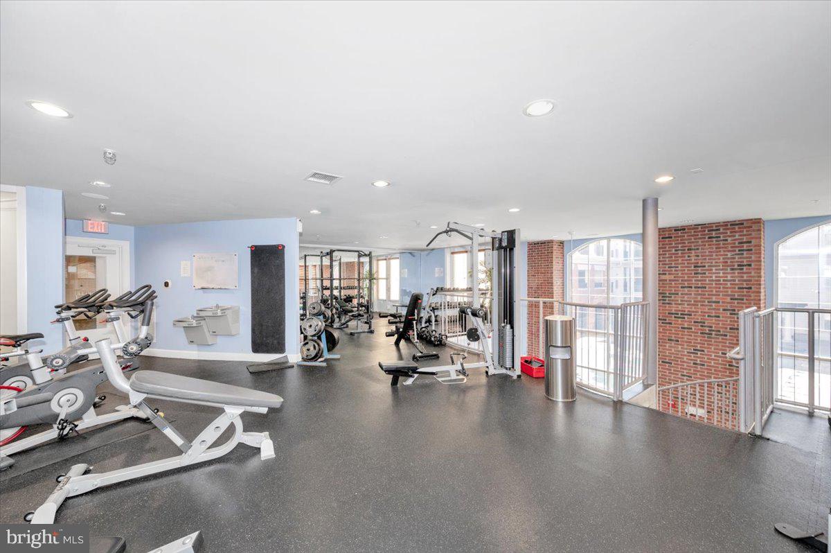 THE COLONNADE AT KENTLANDS - Residential