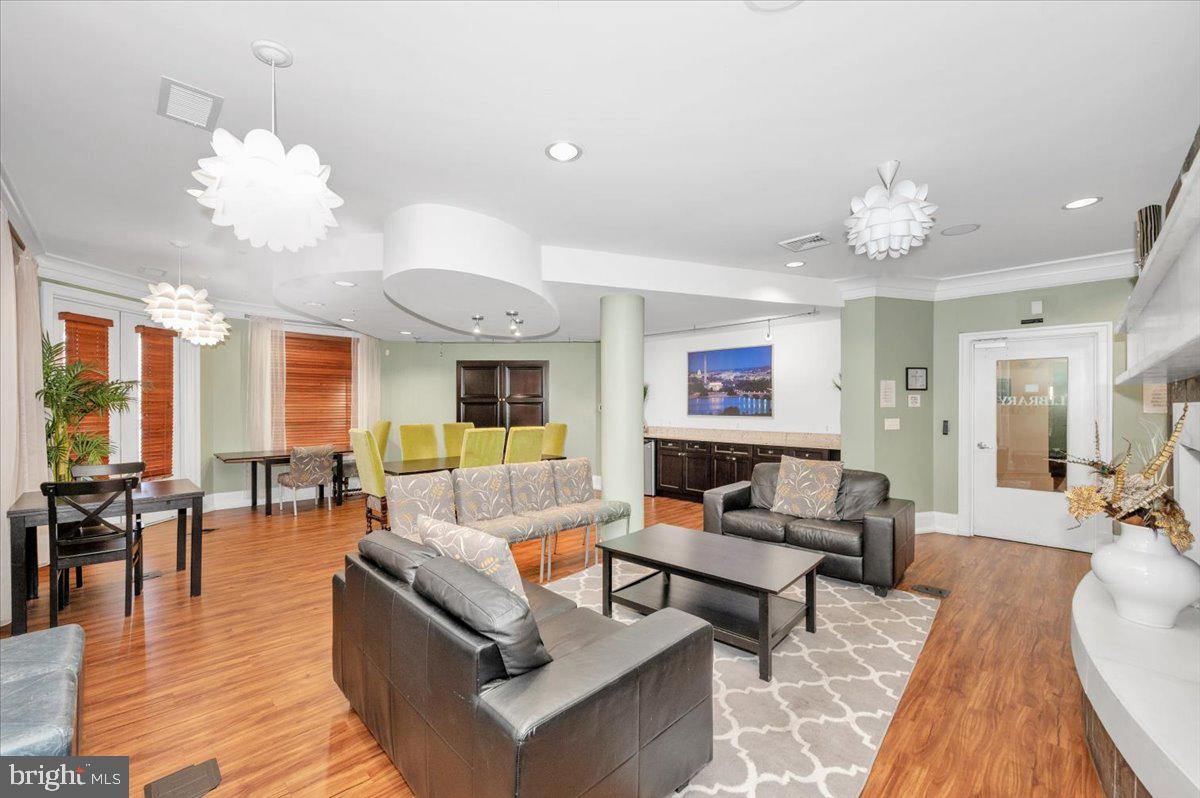 THE COLONNADE AT KENTLANDS - Residential