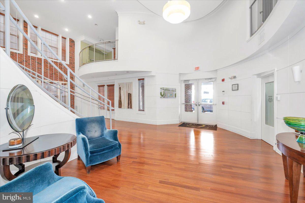 THE COLONNADE AT KENTLANDS - Residential