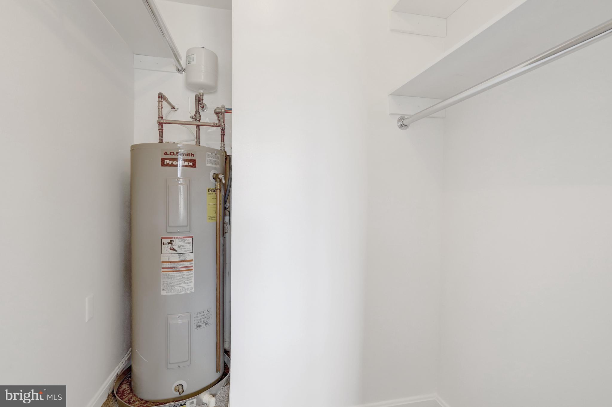 VICTORIA CROSSINGS AT MANCHESTER LAKES - Residential