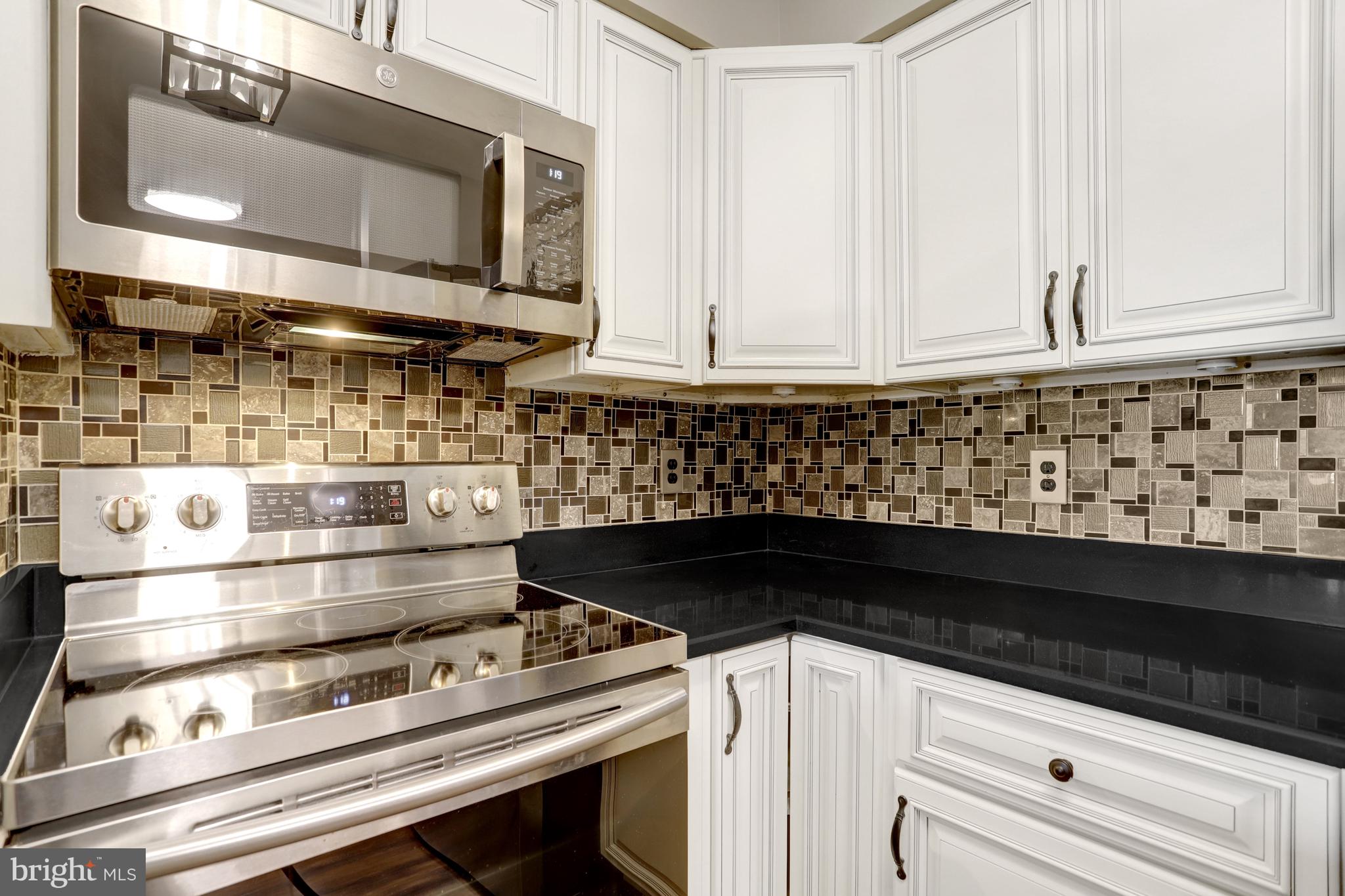 VICTORIA CROSSINGS AT MANCHESTER LAKES - Residential