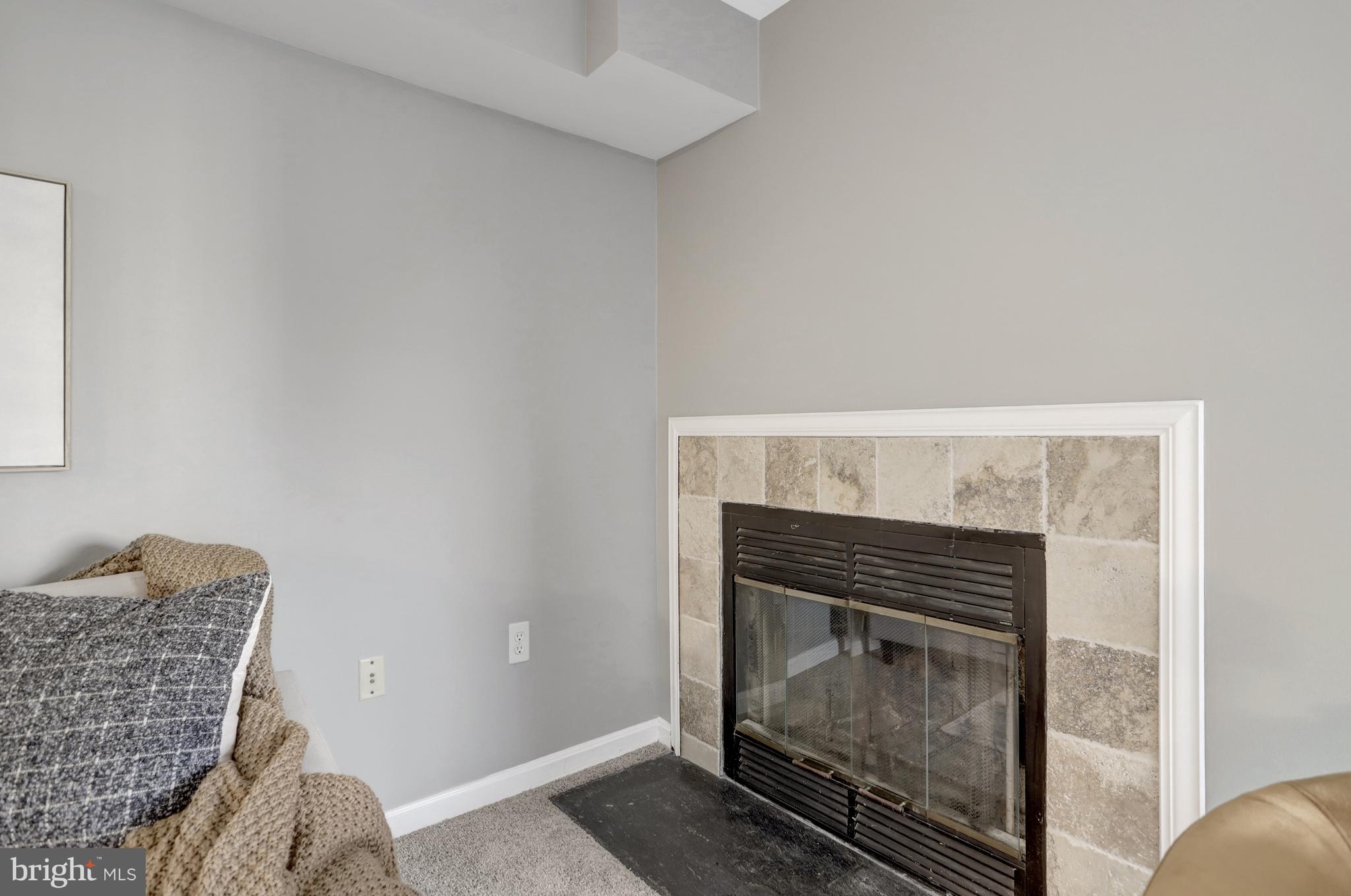 VICTORIA CROSSINGS AT MANCHESTER LAKES - Residential