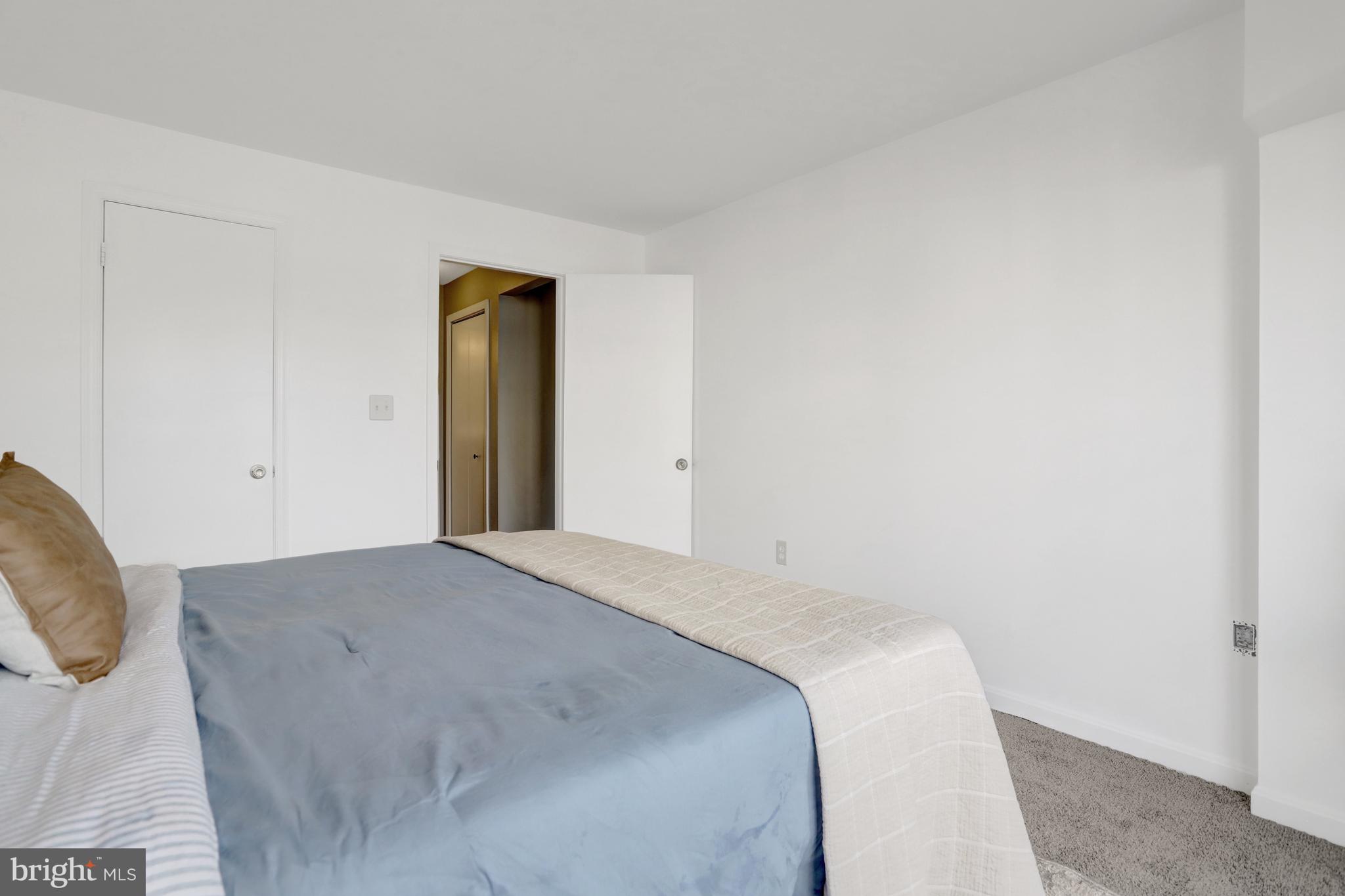 VICTORIA CROSSINGS AT MANCHESTER LAKES - Residential