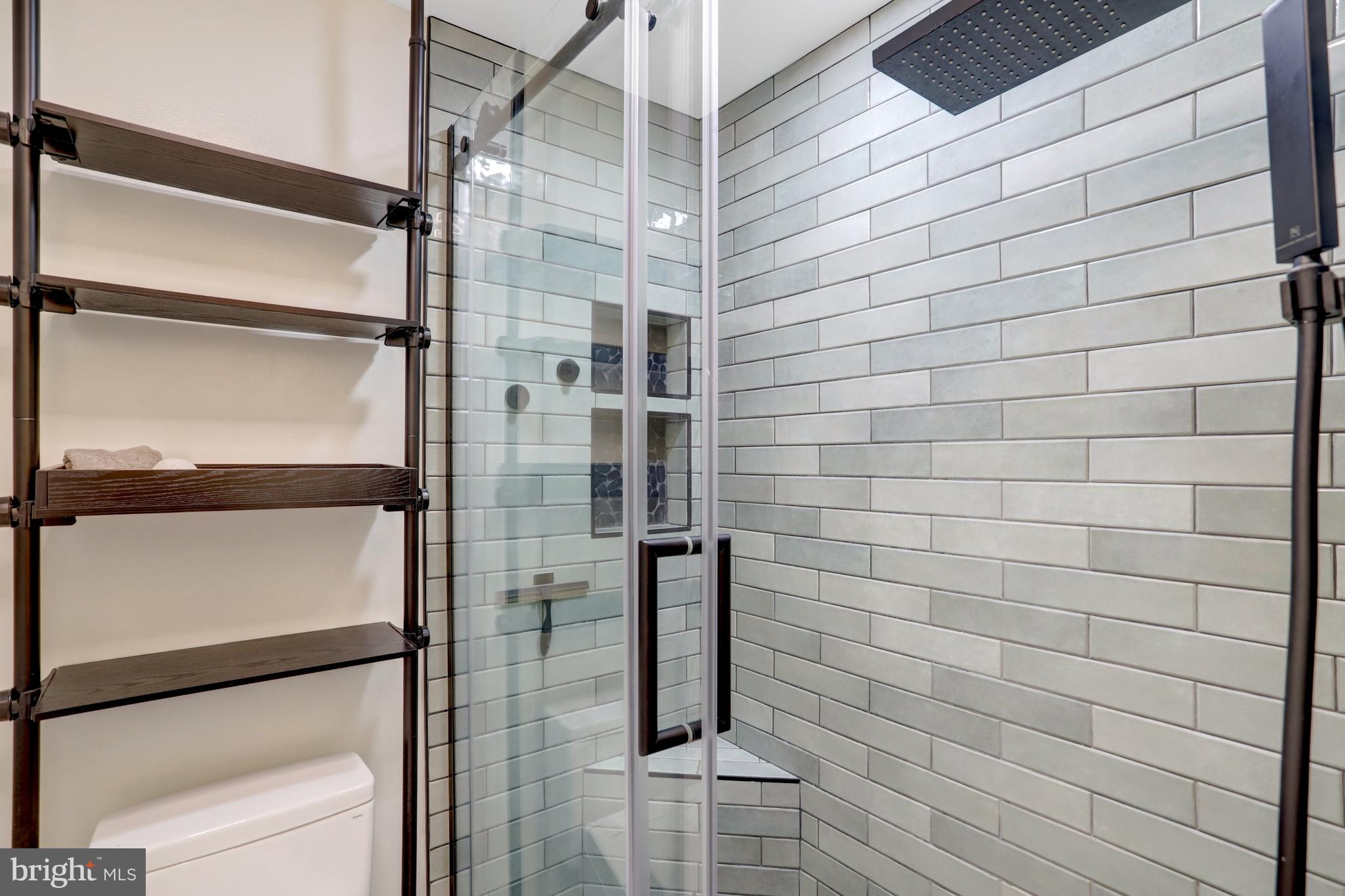 VICTORIA CROSSINGS AT MANCHESTER LAKES - Residential