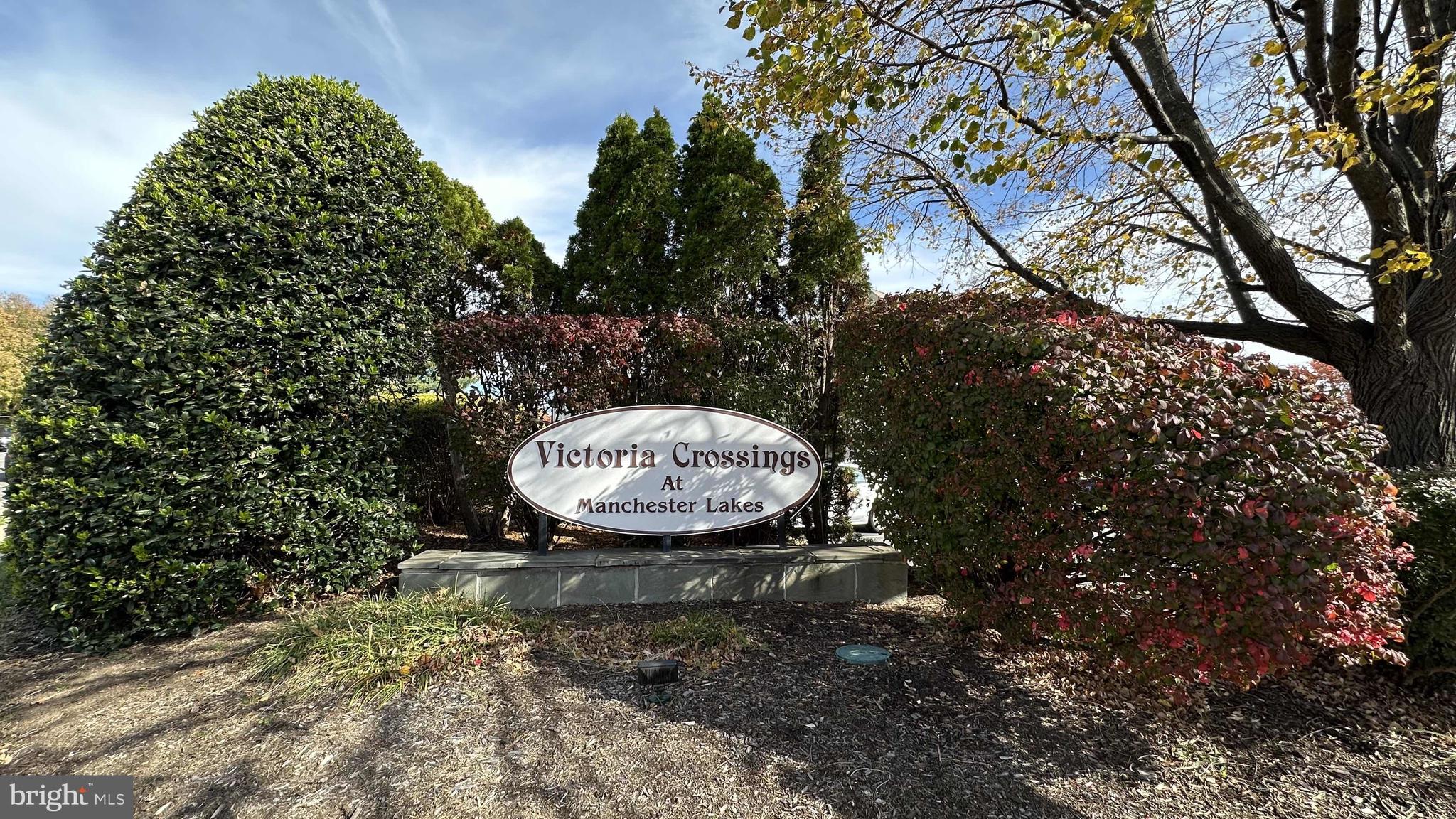 VICTORIA CROSSINGS AT MANCHESTER LAKES - Residential